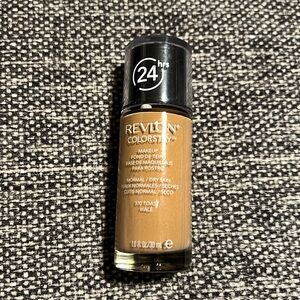 NWT Revlon ColorStay Foundation